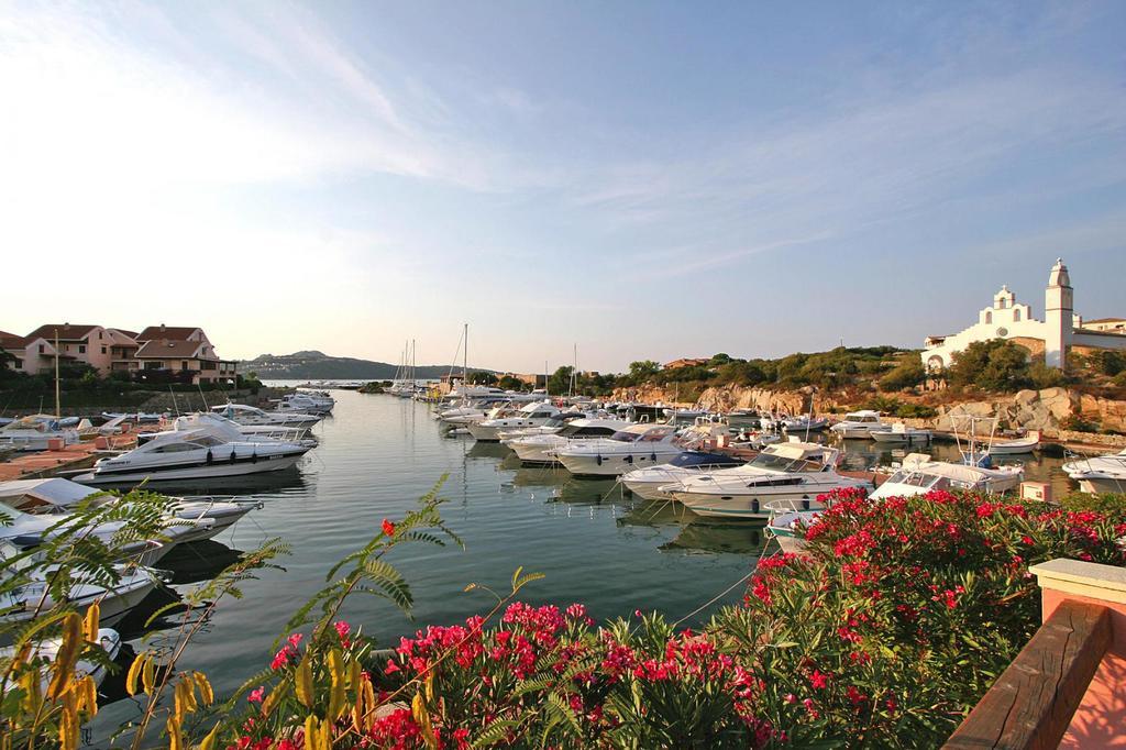 Aparthotel Le Corti Di Marinella à Marinella  Extérieur photo