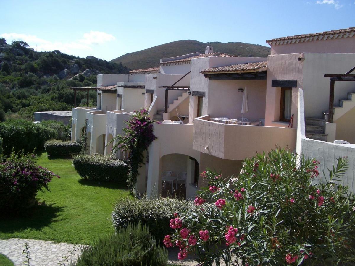 Aparthotel Le Corti Di Marinella à Marinella  Extérieur photo