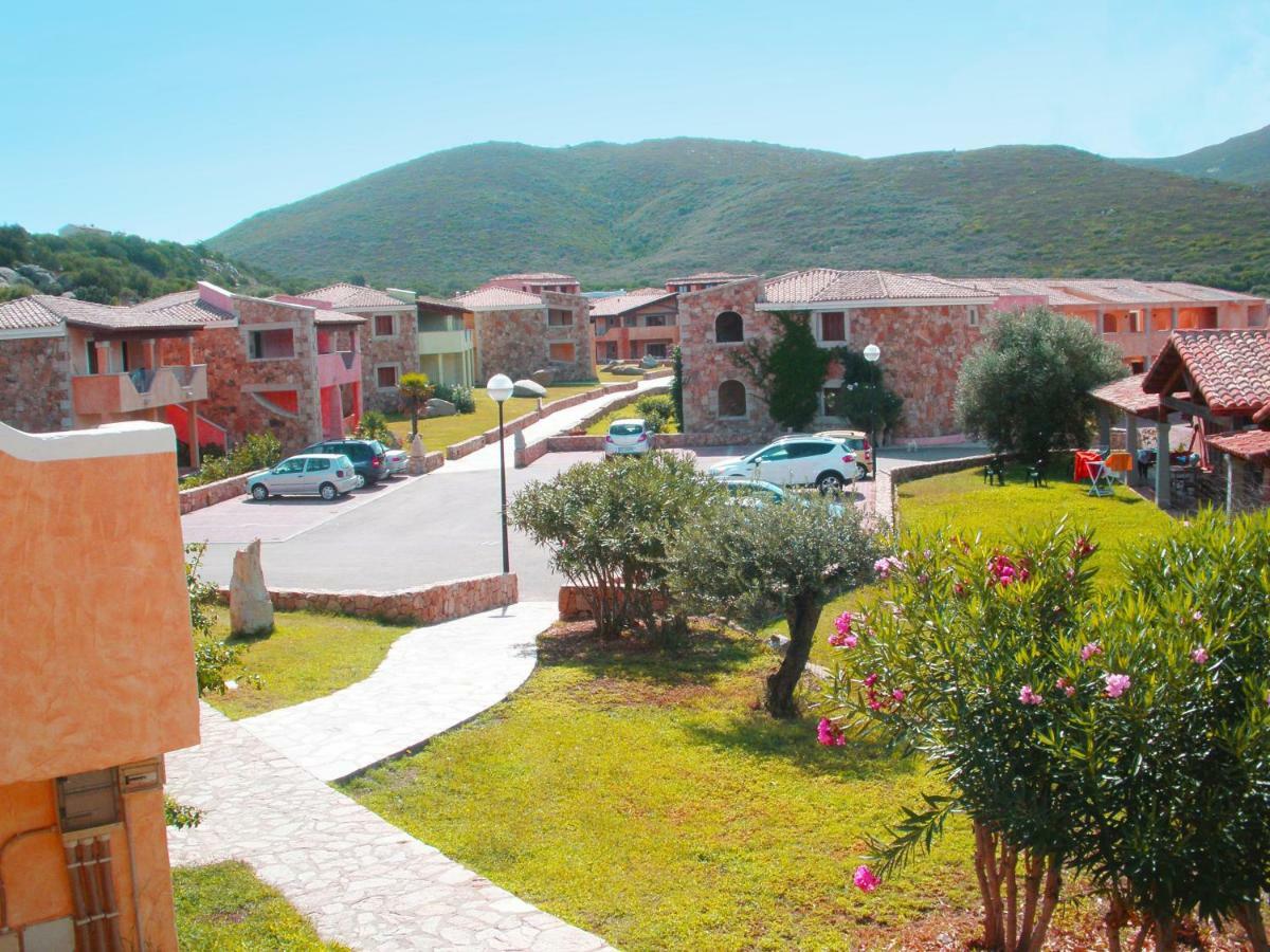 Aparthotel Le Corti Di Marinella à Marinella  Extérieur photo