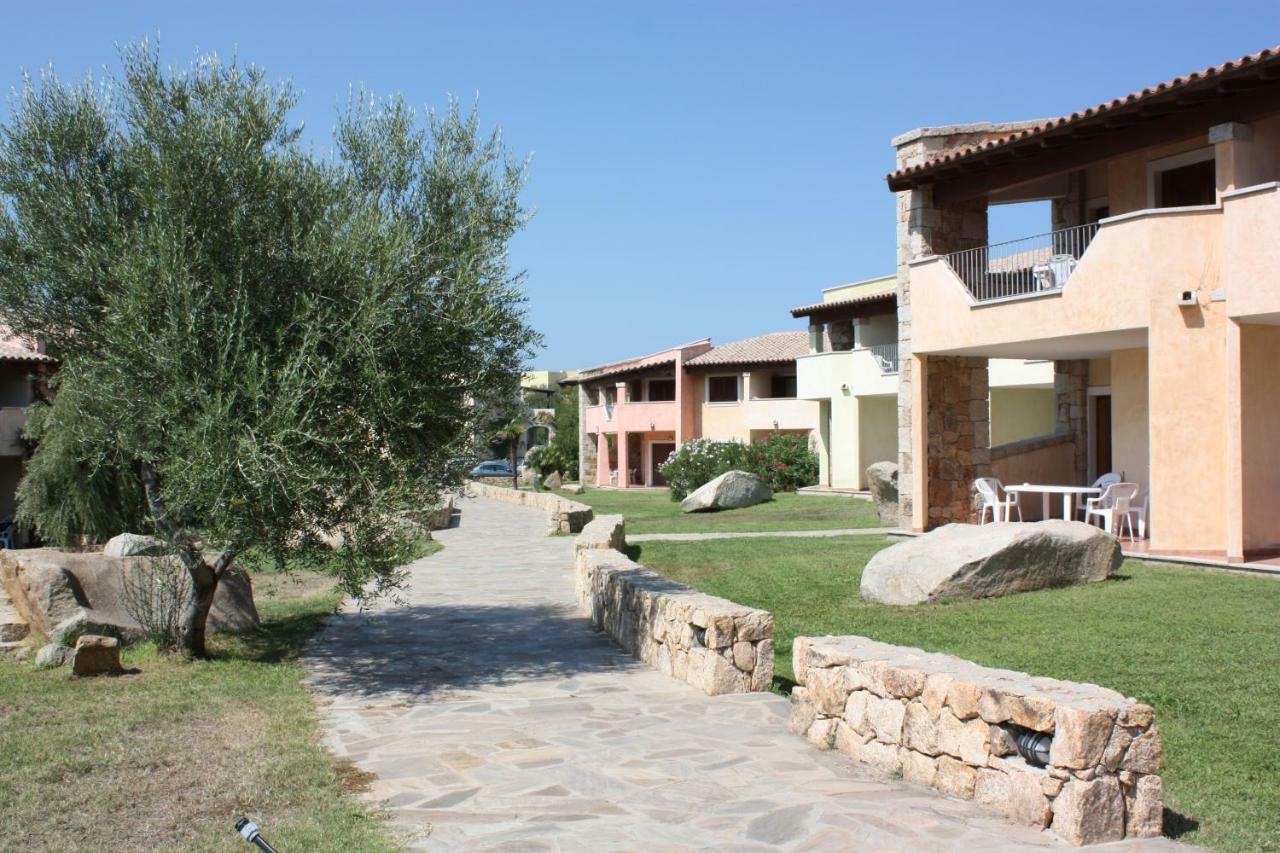 Aparthotel Le Corti Di Marinella à Marinella  Extérieur photo