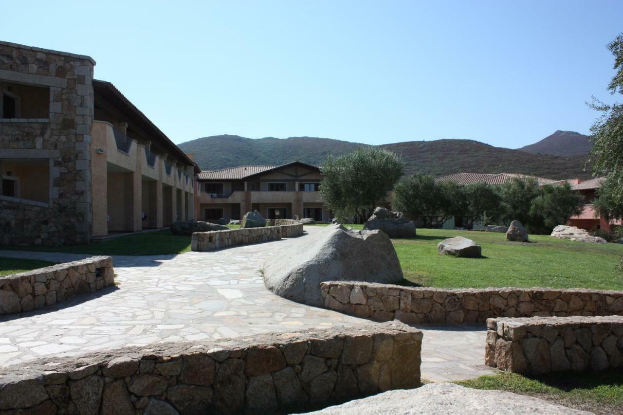 Aparthotel Le Corti Di Marinella à Marinella  Extérieur photo